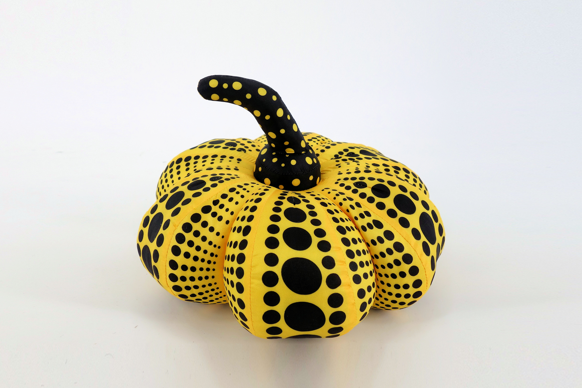7 PIECES THAT WILL HELP YOU BUY INTO THE WORKS OF ICONIC ARTISTS