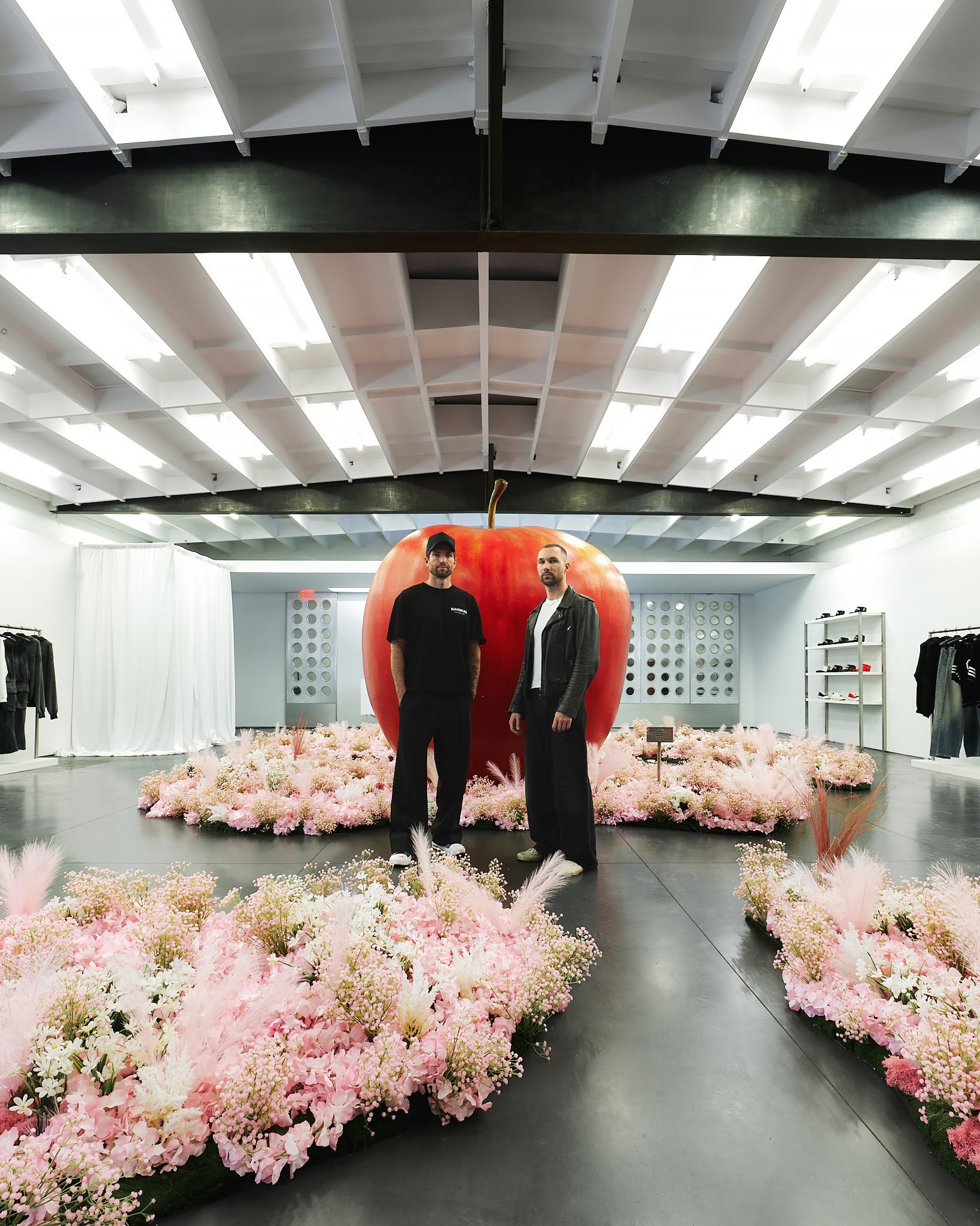 Burberry in Venice, a Nahmias store makeover in LA & more